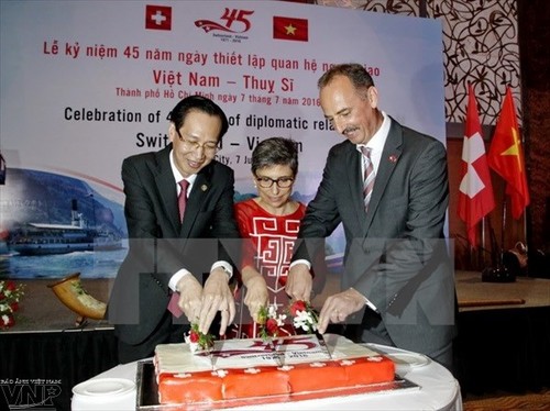 Vietnam, Switzerland mark diplomatic ties  - ảnh 1